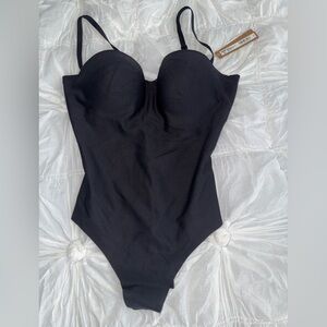 Skims Body Molded Underwire Thing Bodysuit |M |Sold out|Onyx
